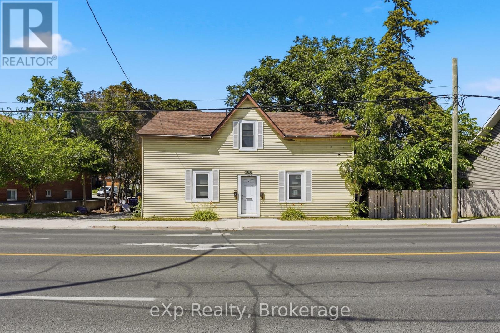 188 DUNDAS STREET W - 2