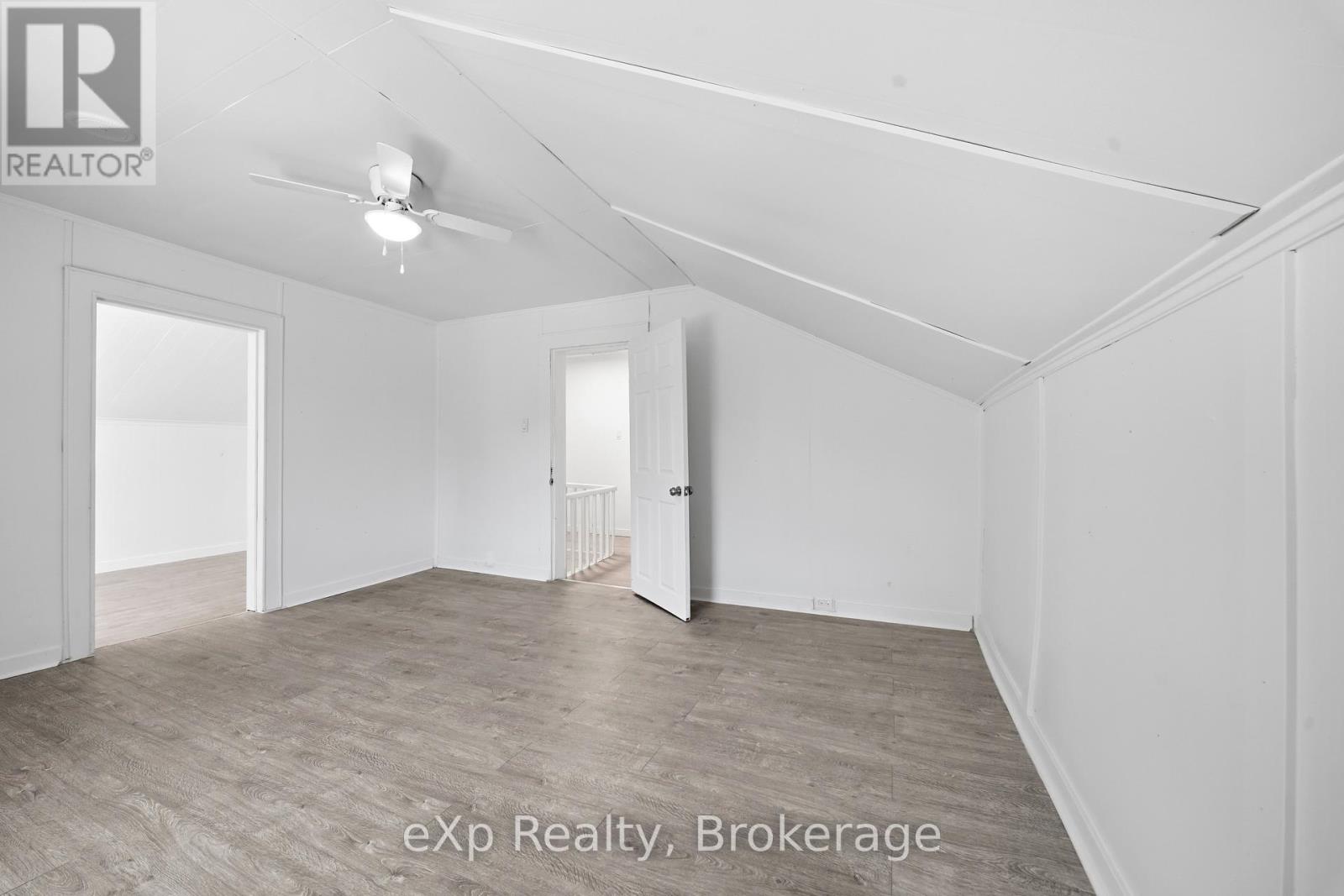 188 DUNDAS STREET W - Image 21