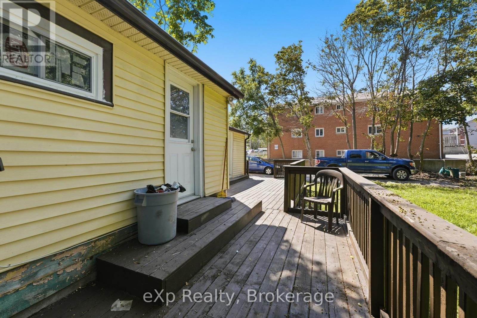 188 DUNDAS STREET W - Image 23