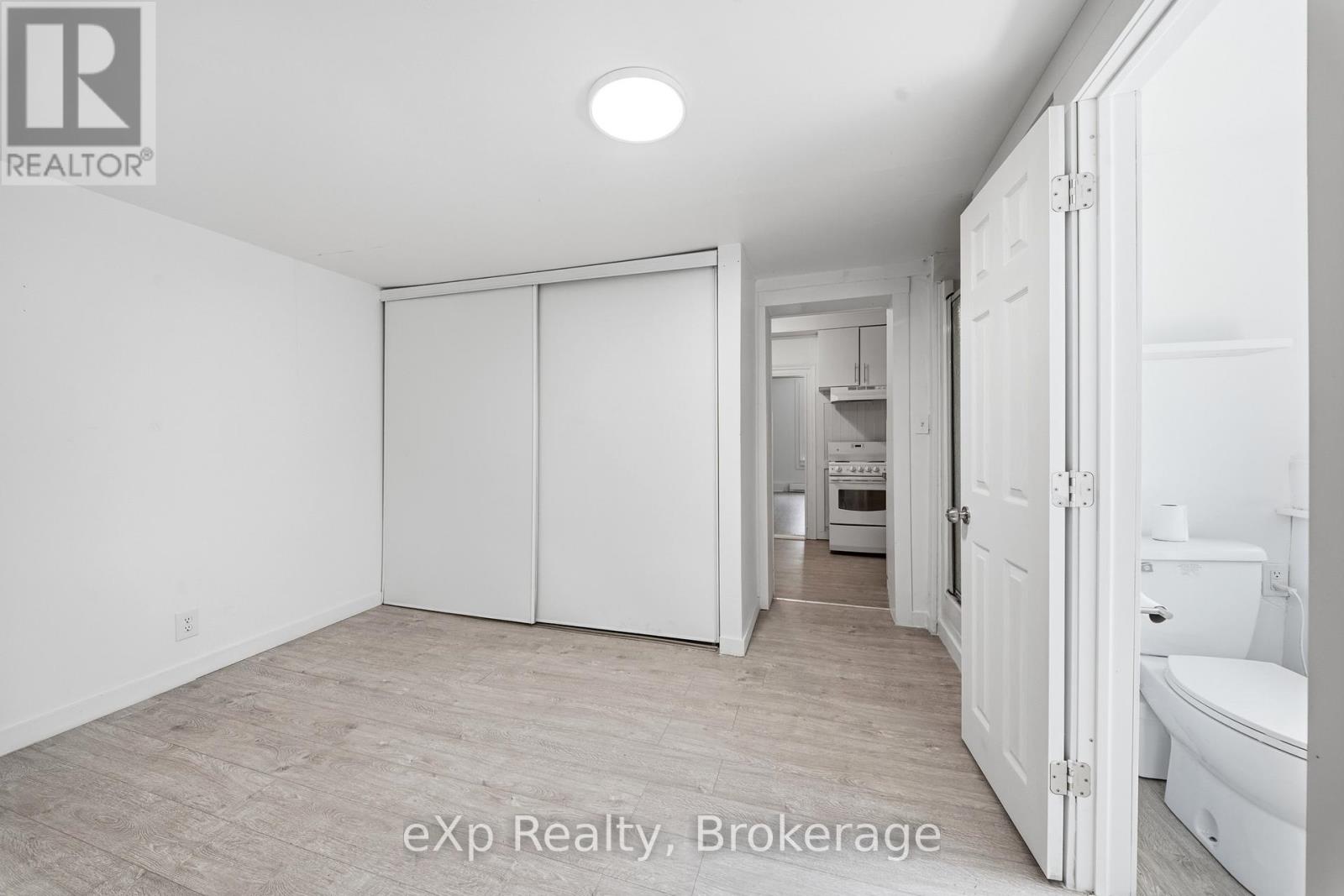 188 DUNDAS STREET W - 30