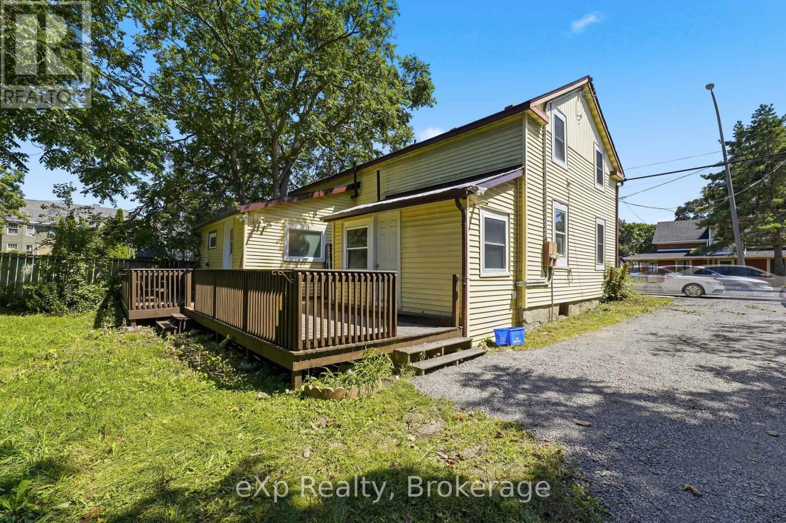 188 DUNDAS STREET W - Image 32