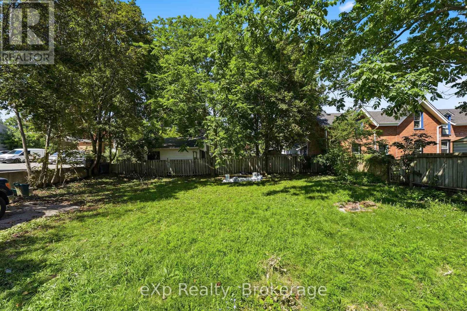188 DUNDAS STREET W - Image 38