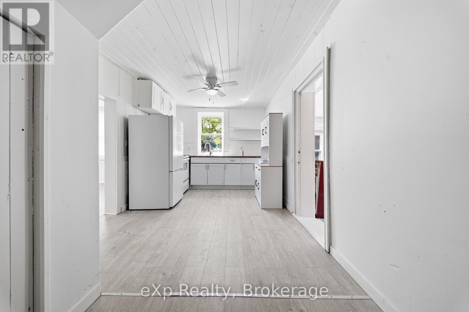 188 DUNDAS STREET W - Image 7