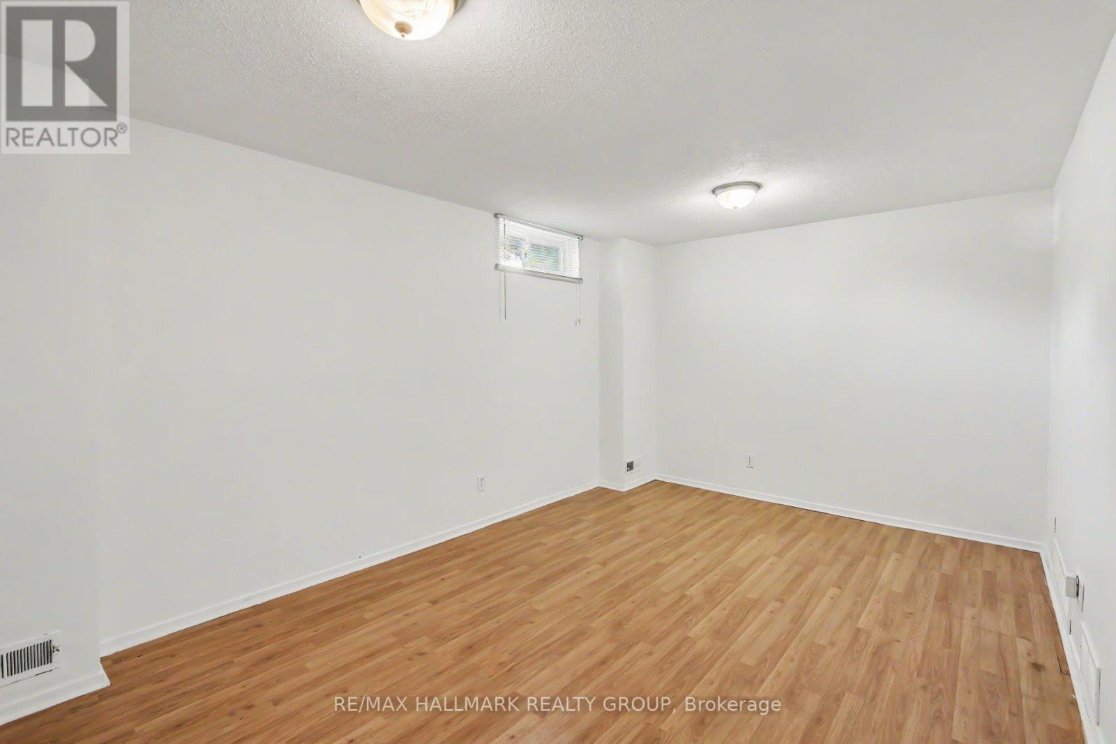 3 Bed, 2 Bath House for Sale in Ottawa – 1747A LAMOUREUX DRIVE, Ottawa – MLS# X13685562 - Image 26