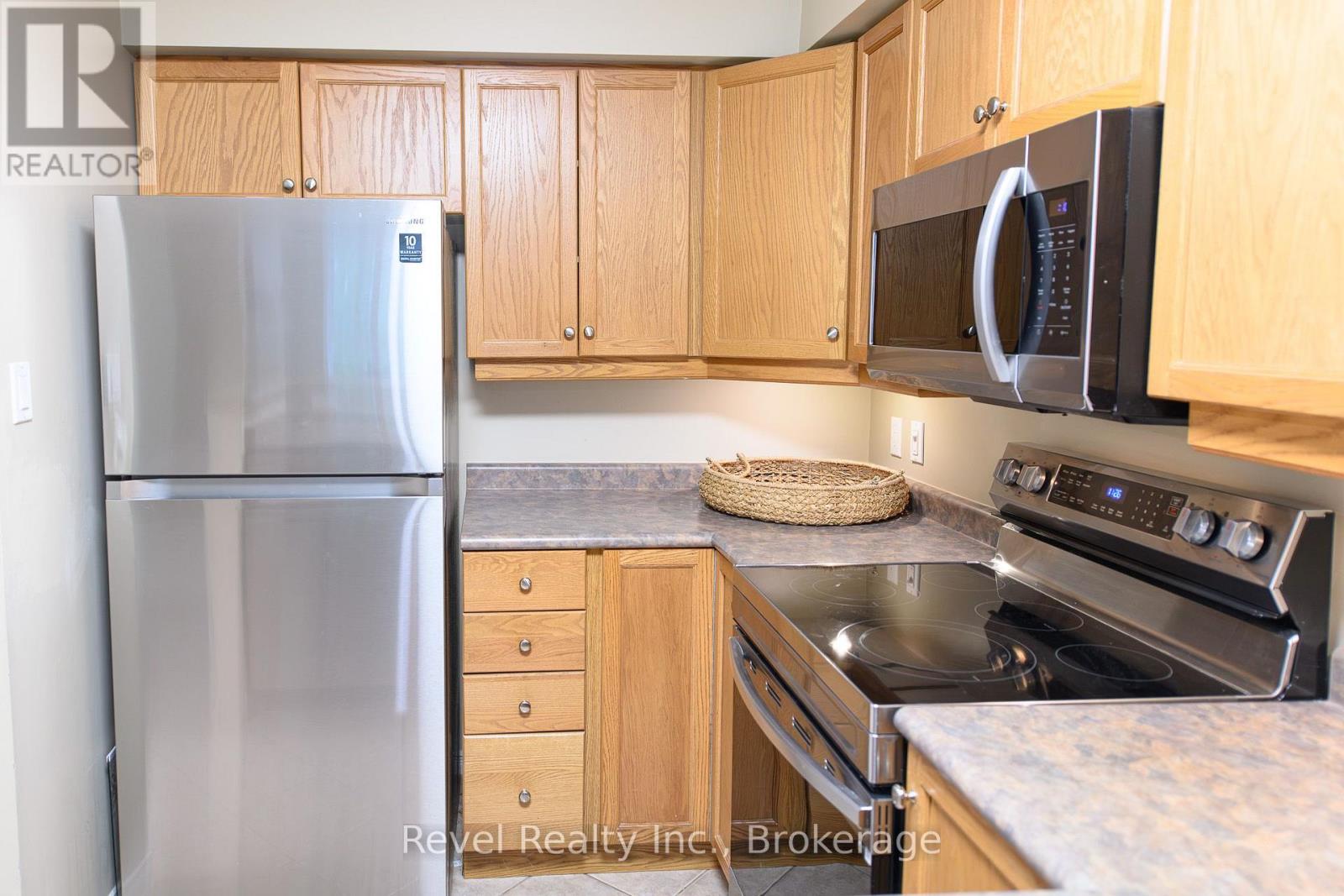 #2006 750 JOHNSTON PARK AVENUE - Image 3