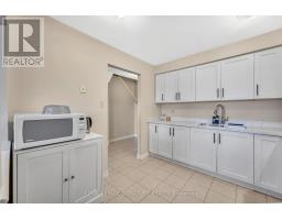 Bathroom - 33 - 2079 The Collegeway Road, Mississauga, ON L5L3M1 Photo 7