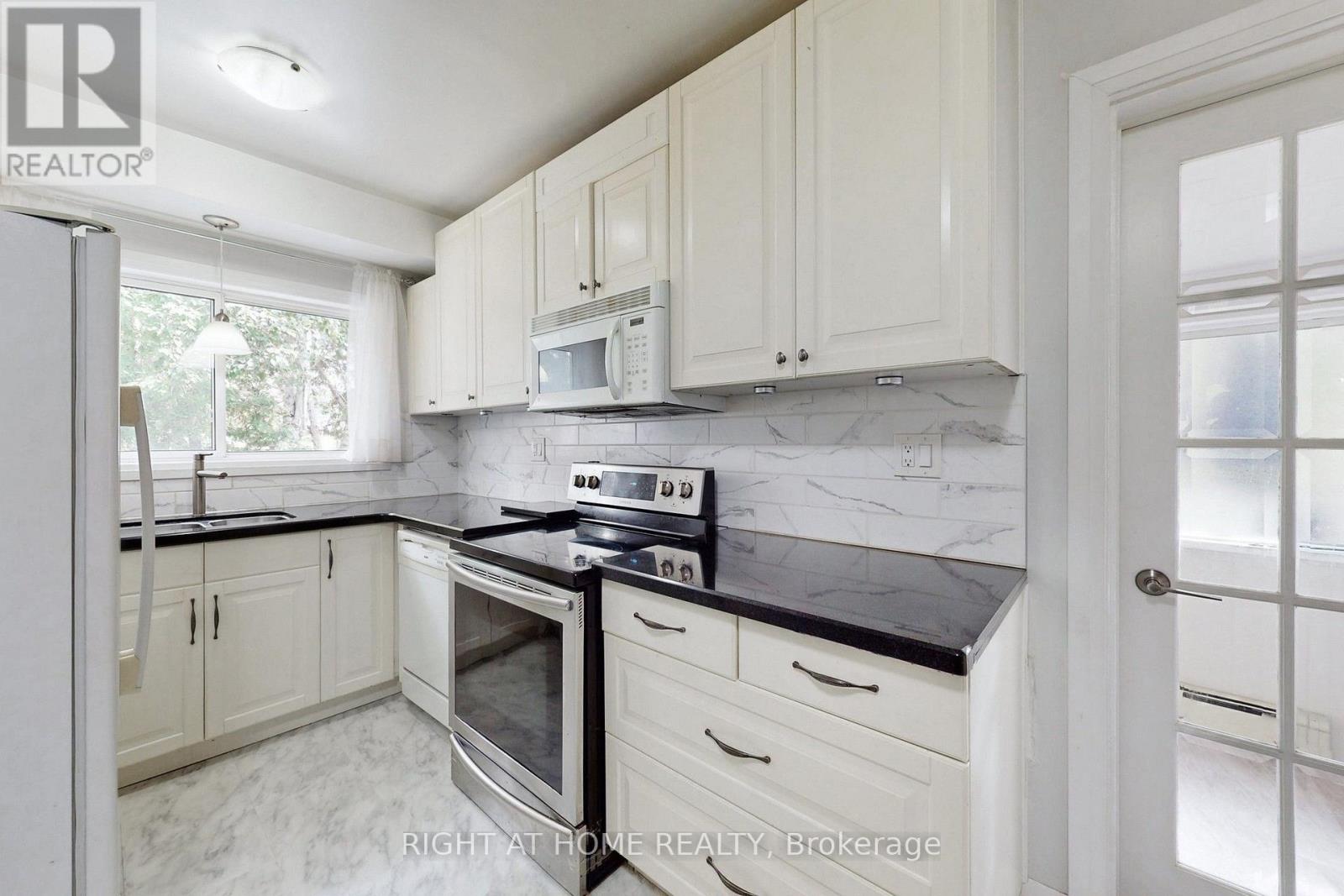 1 EDGEBROOK DRIVE - 10