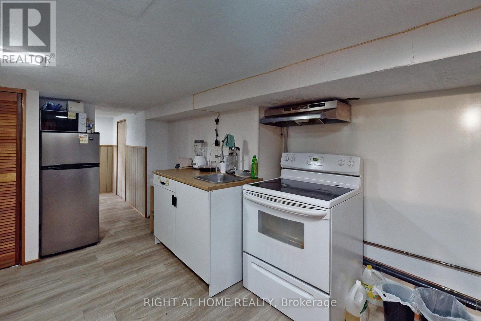 1 EDGEBROOK DRIVE - 22