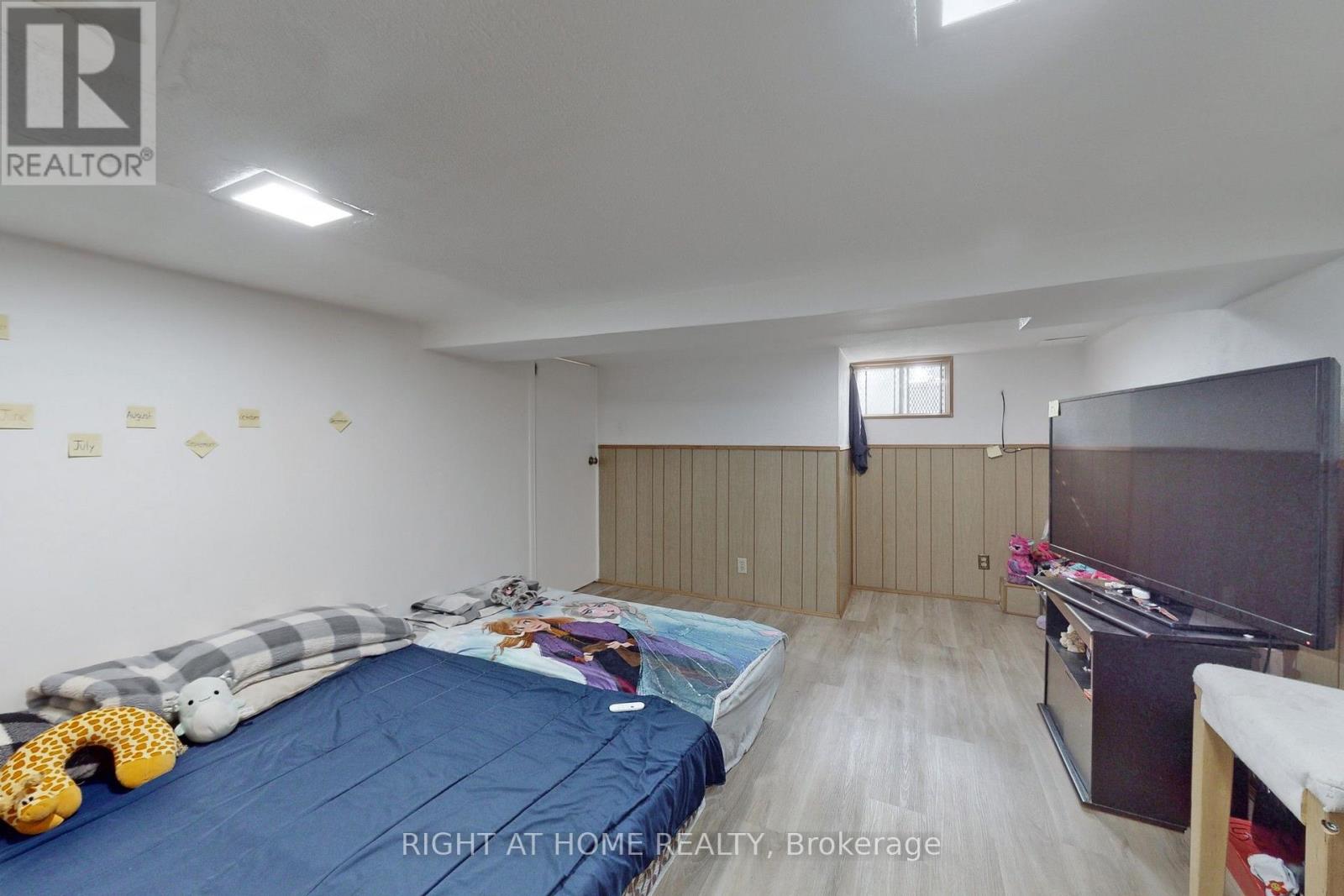 1 EDGEBROOK DRIVE - 25