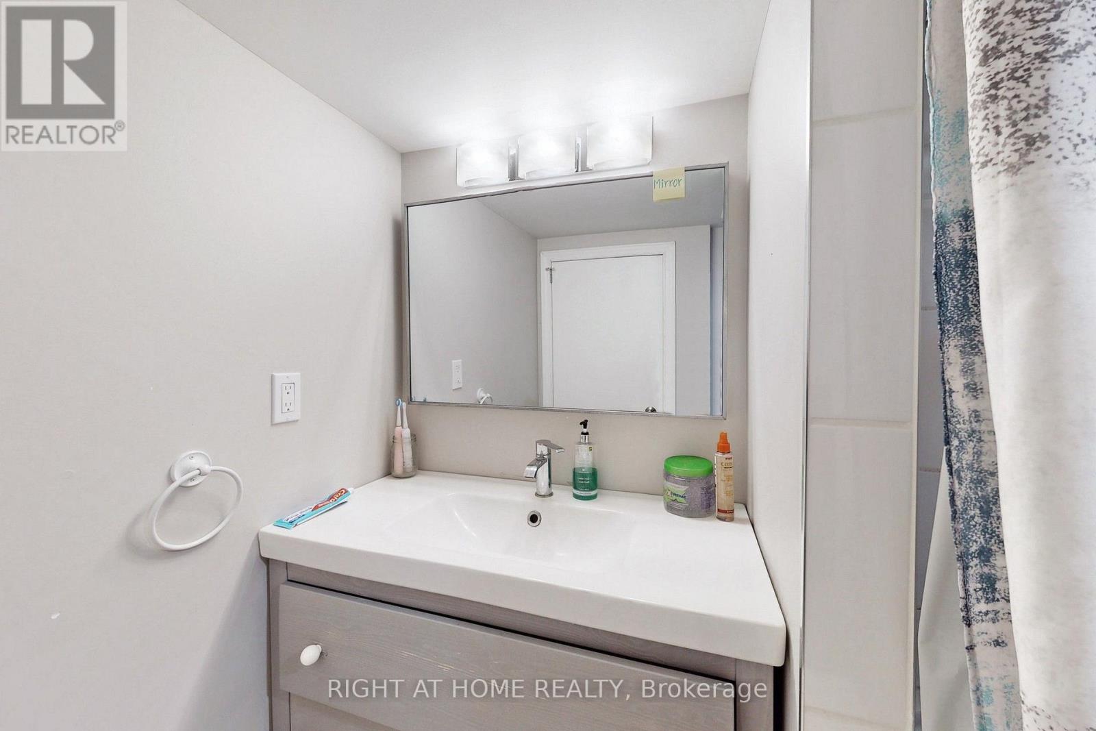 1 EDGEBROOK DRIVE - Image 26
