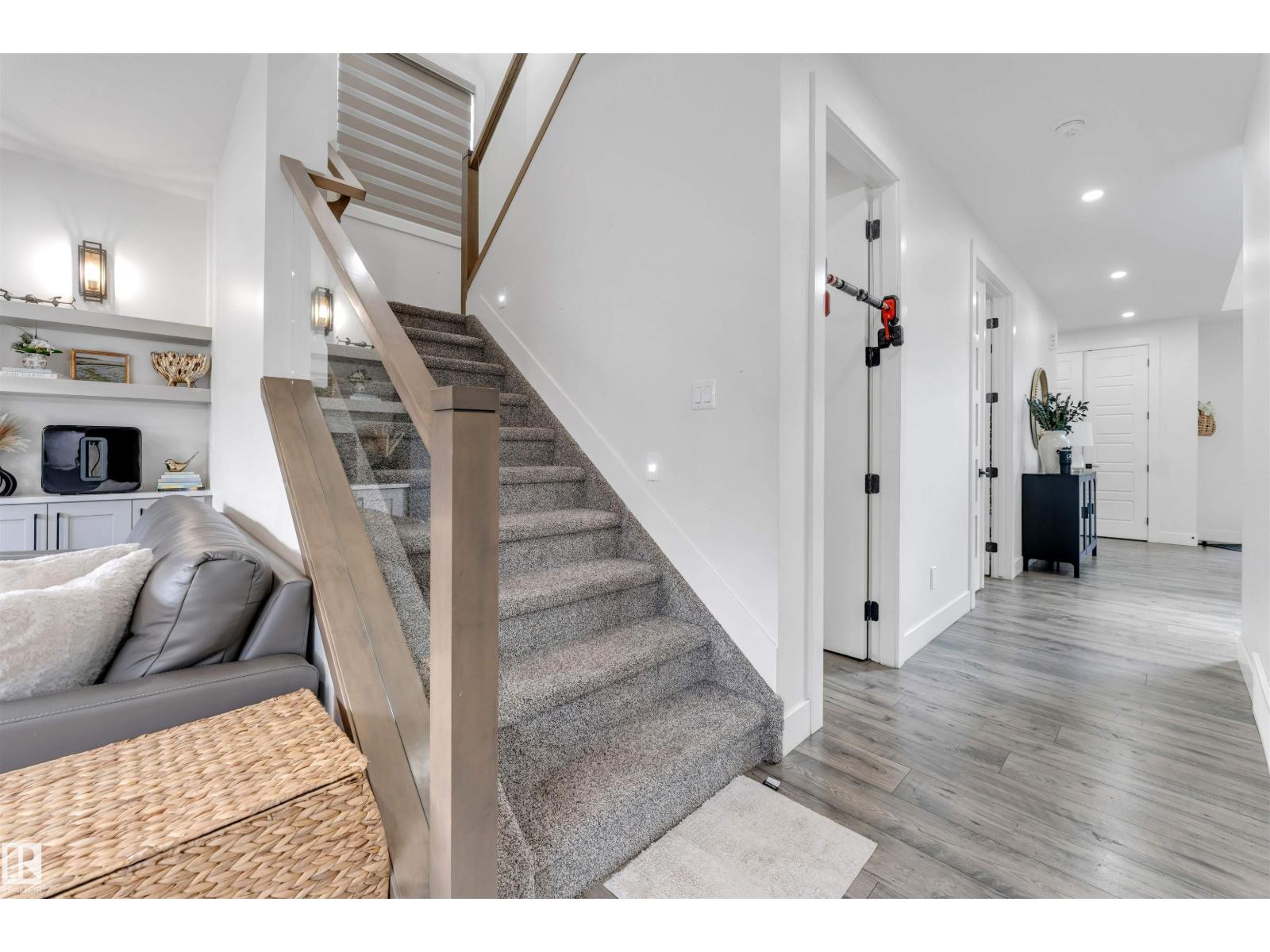1824 18 AV NW - Image 31