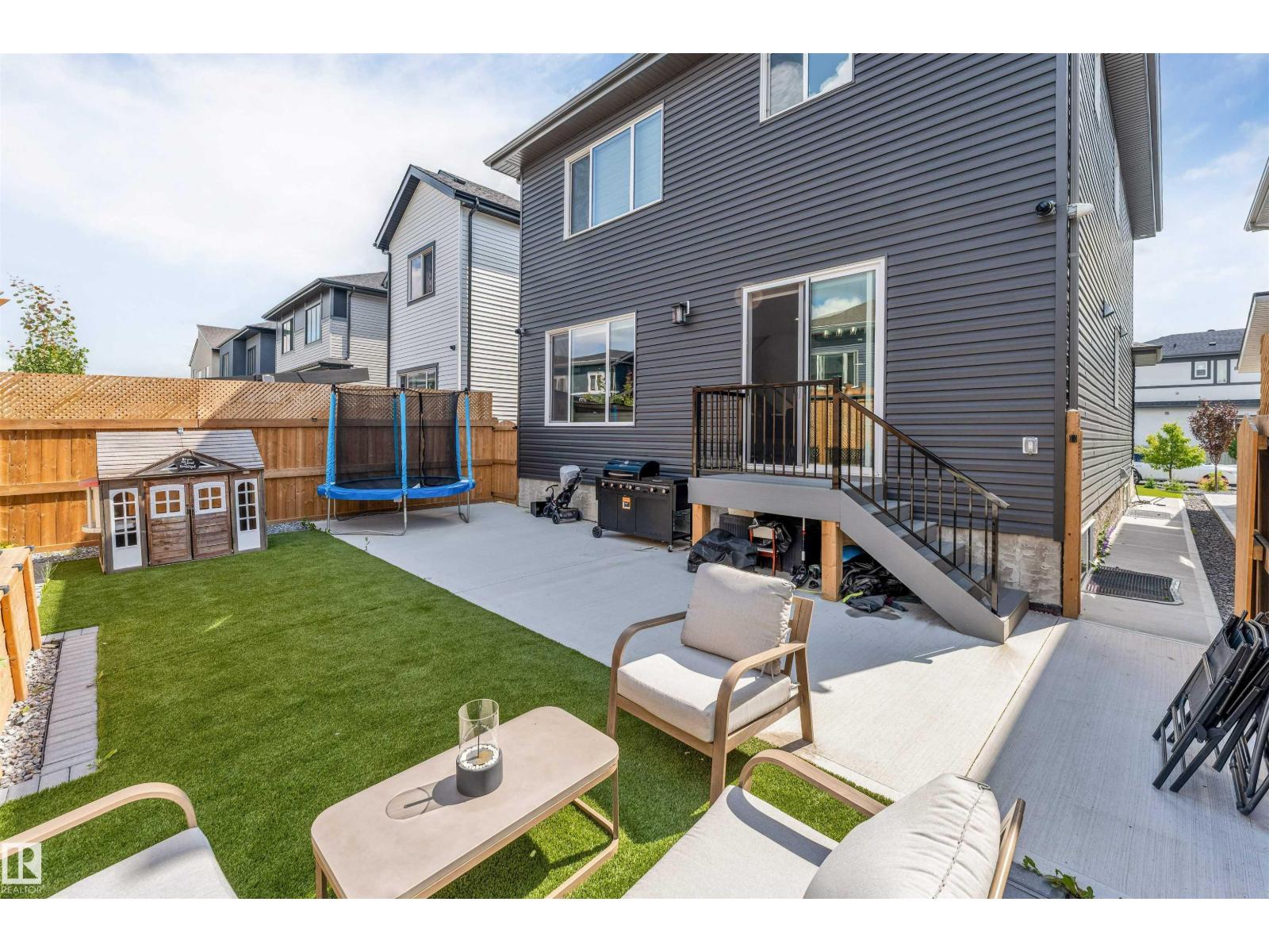 1824 18 AV NW - 5