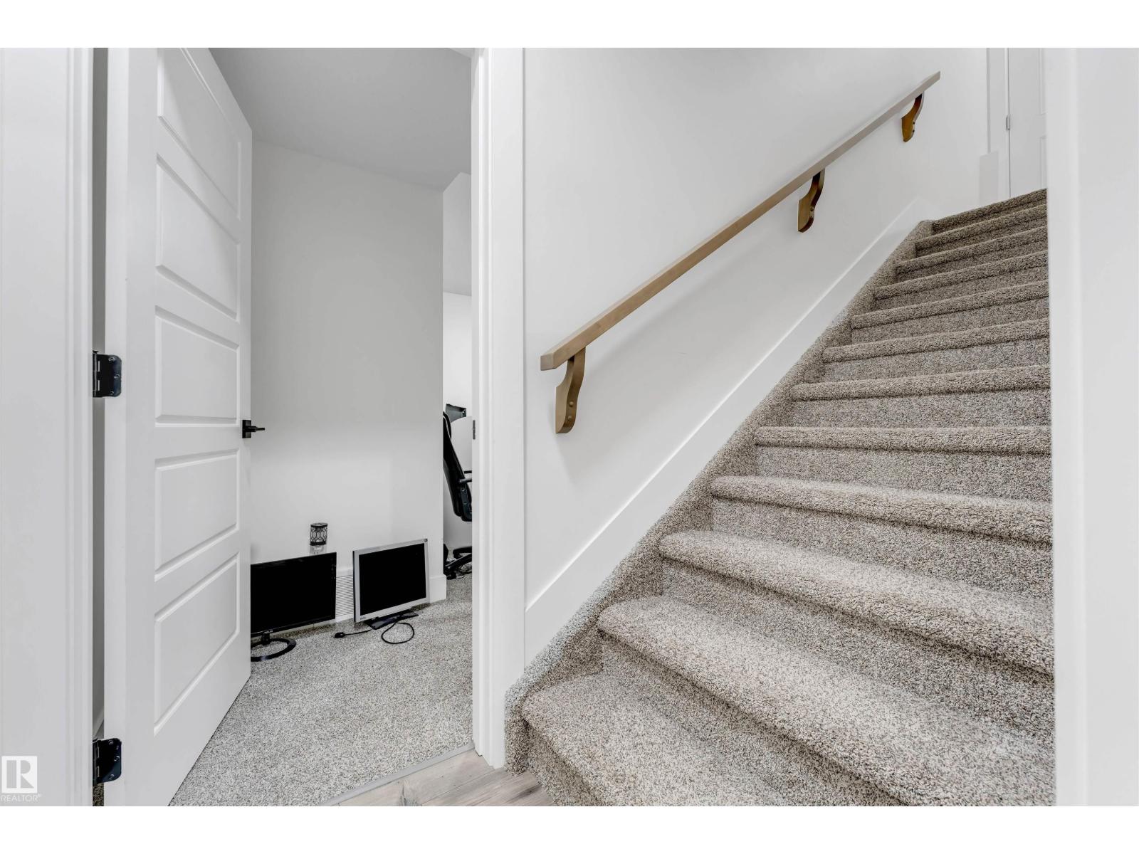 1824 18 AV NW - 60