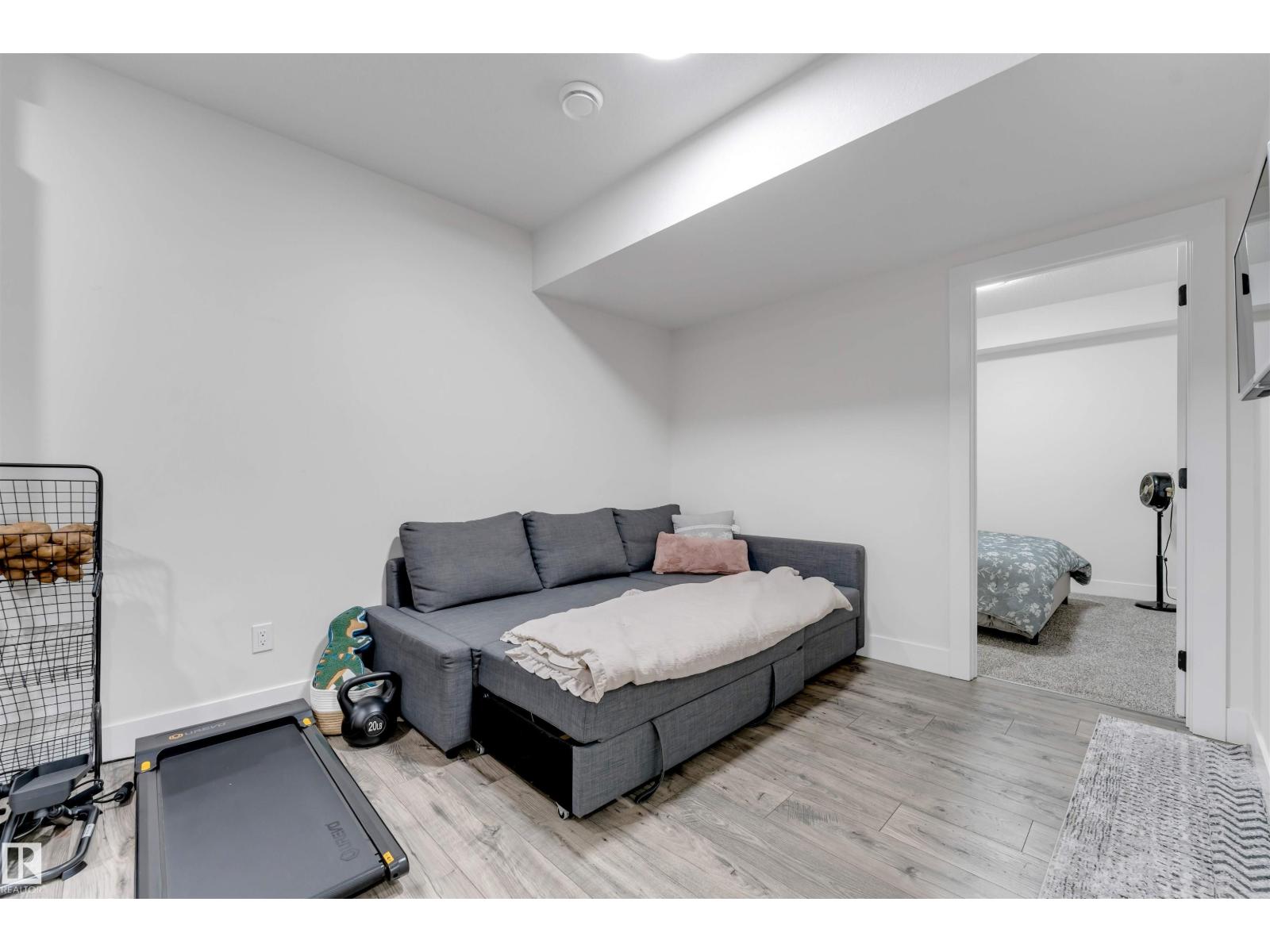 1824 18 AV NW - 66