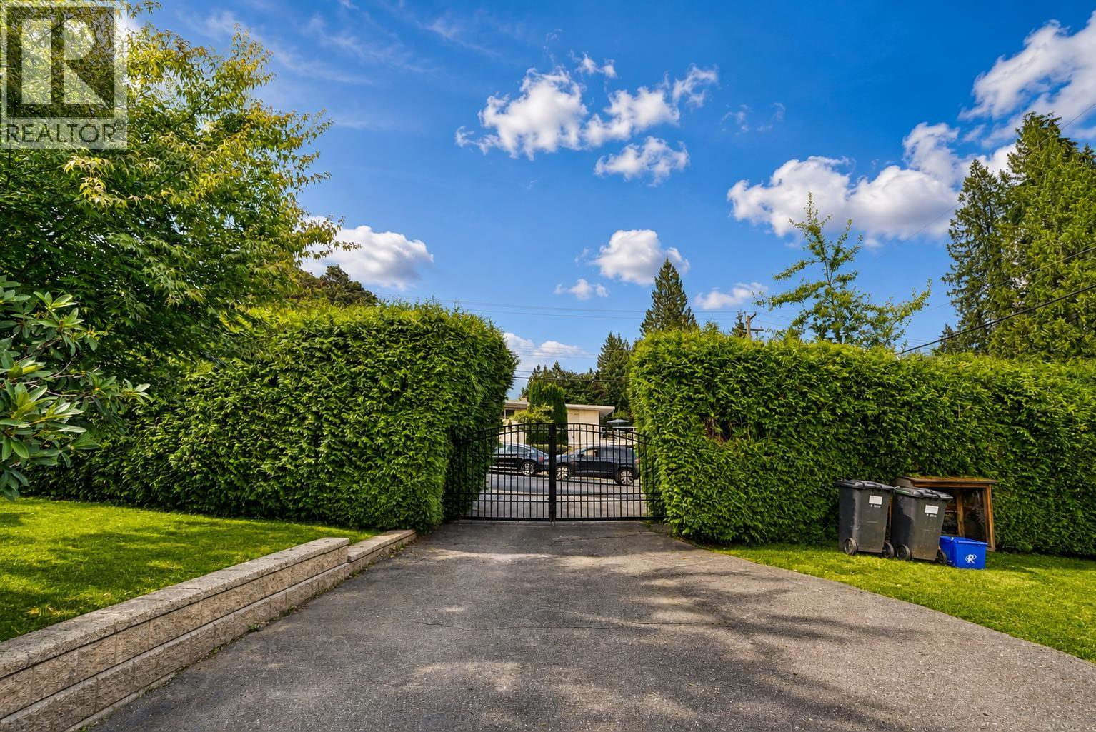 799 DONEGAL PLACE, North Vancouver