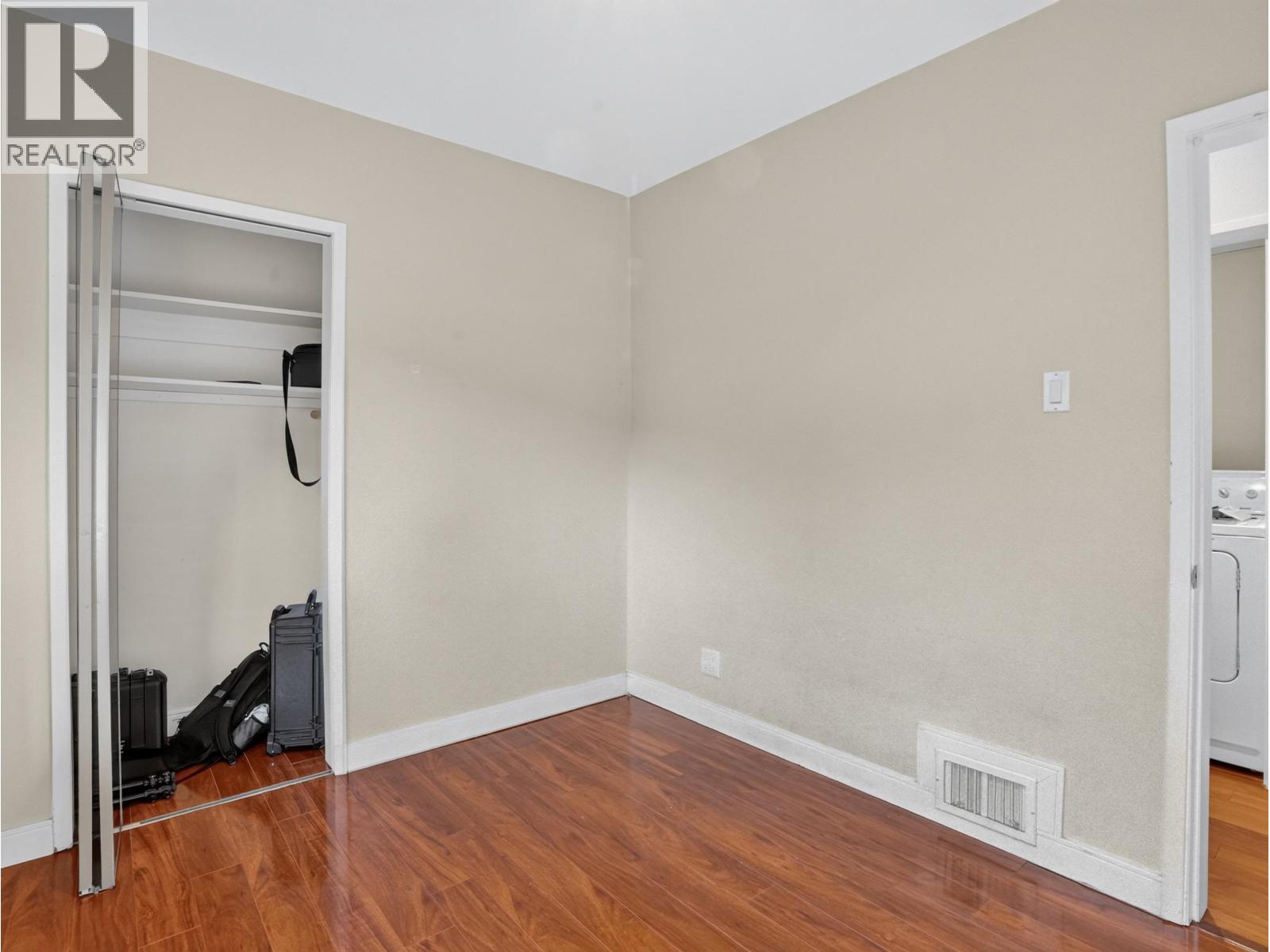 799 DONEGAL PLACE, North Vancouver