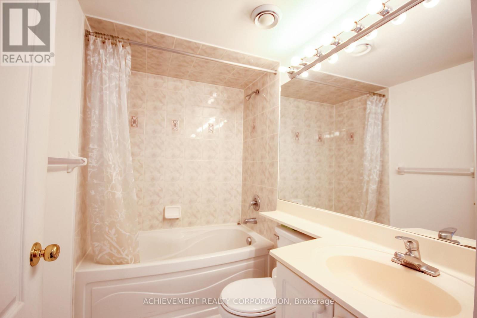 #1016 18 SOMMERSET WAY - 16
