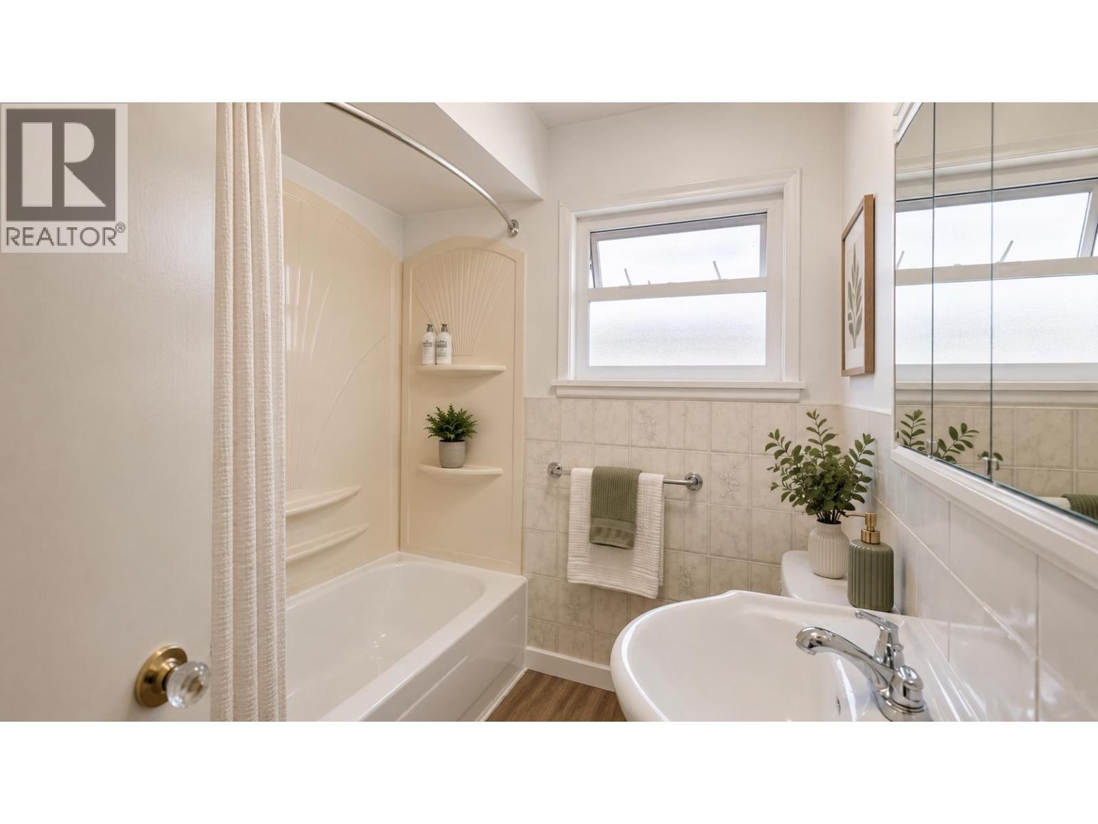 234 W 23RD STREET, North Vancouver