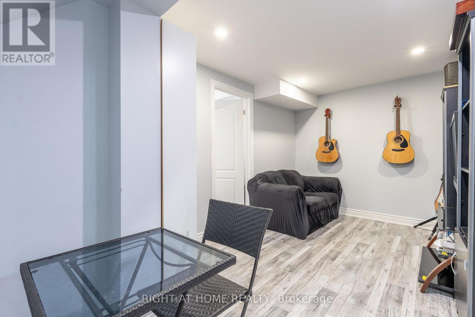 19 CARDINAL STREET - Image 37
