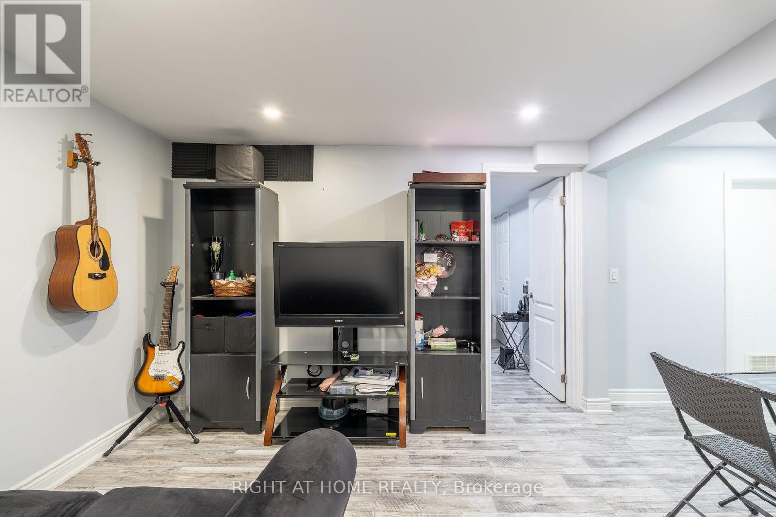 19 CARDINAL STREET - Image 38
