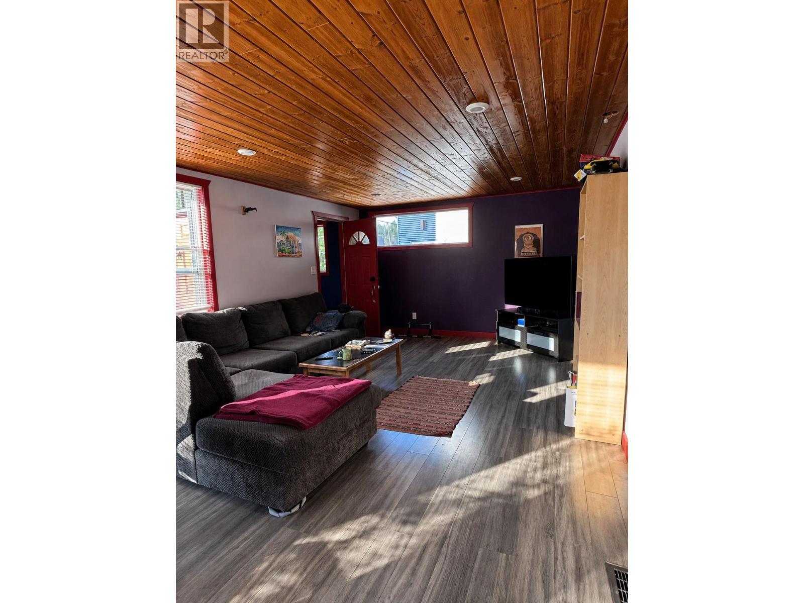 367 Lindsay Street - 7