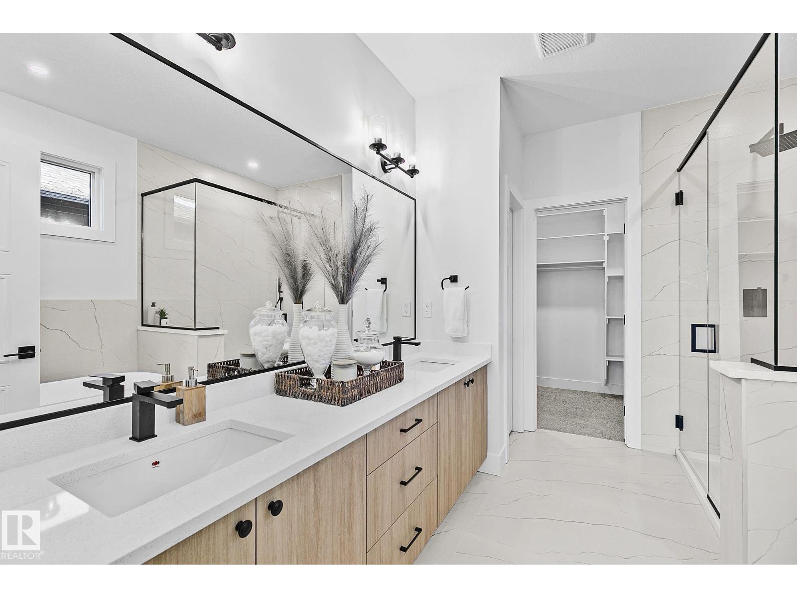 208 Falcon Crescent - 10