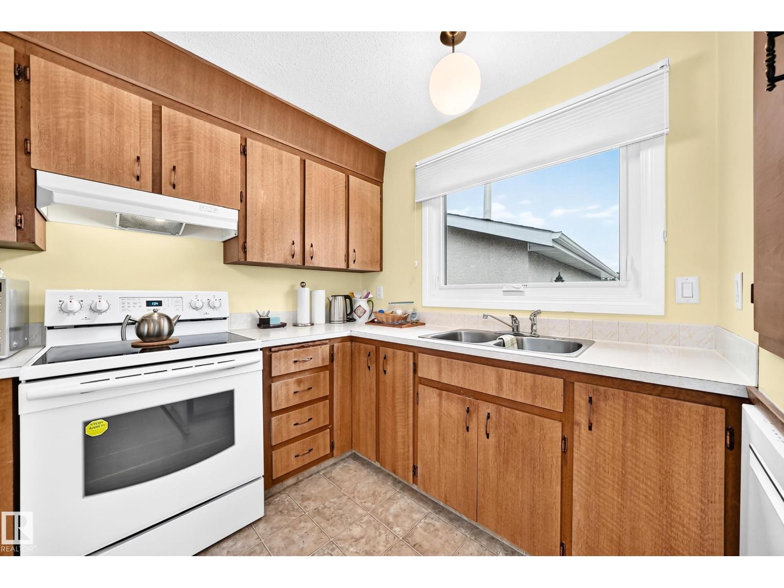 11461 152A AV NW - 16