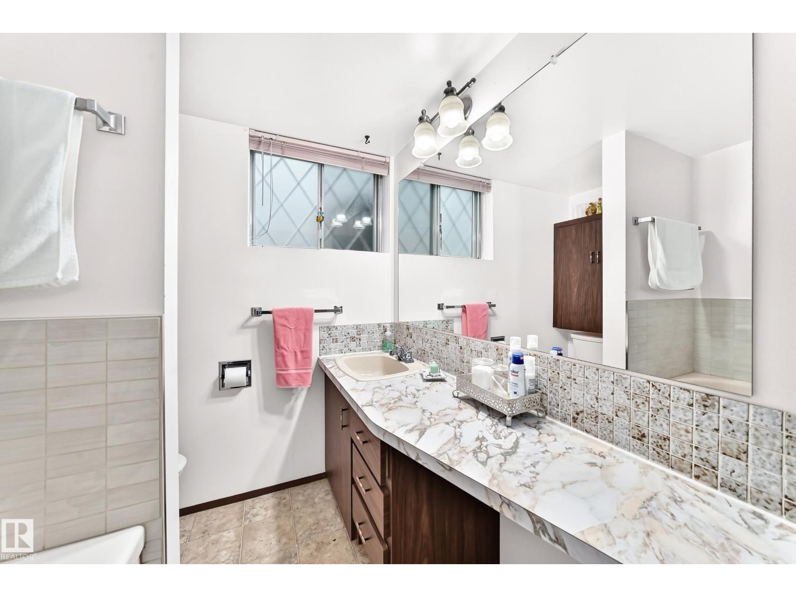 11461 152A AV NW - 32