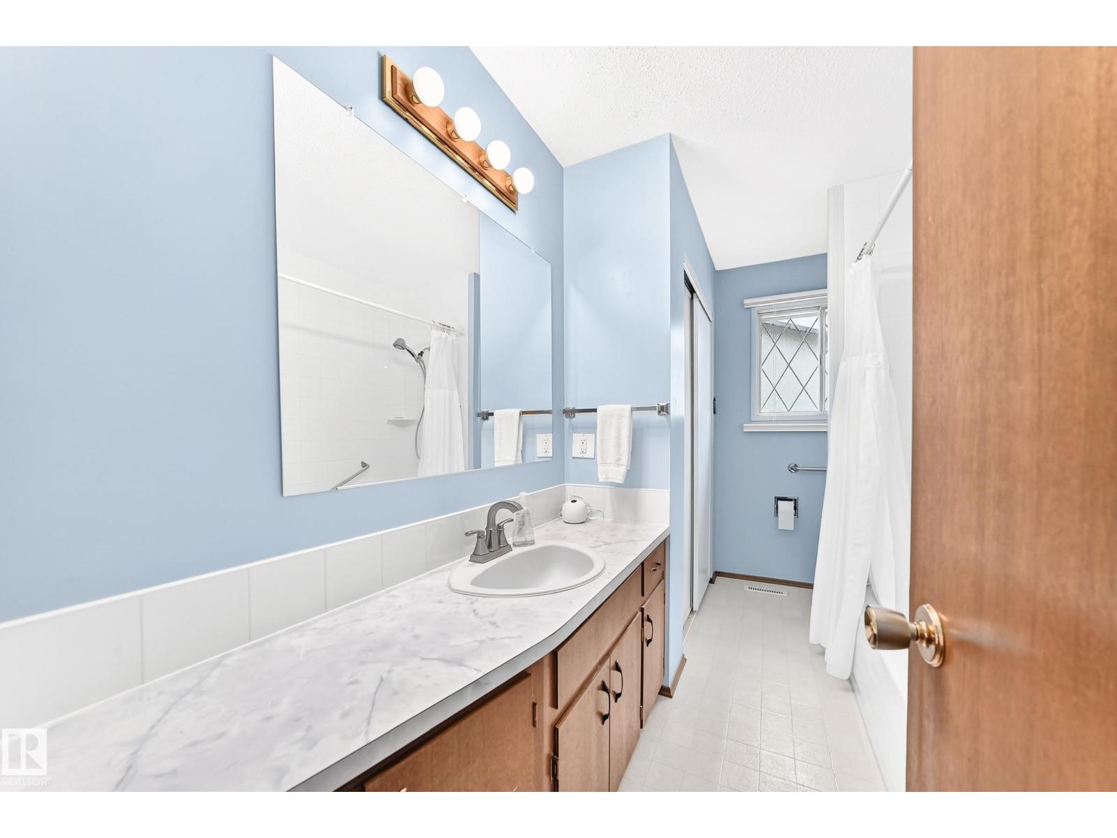 11461 152A AV NW - 36