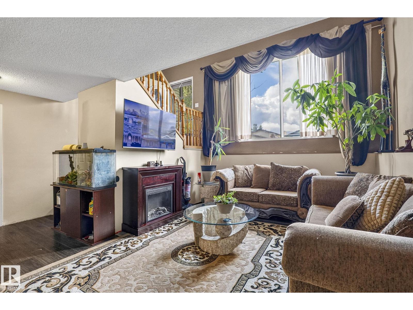 16351 119 ST NW - 8