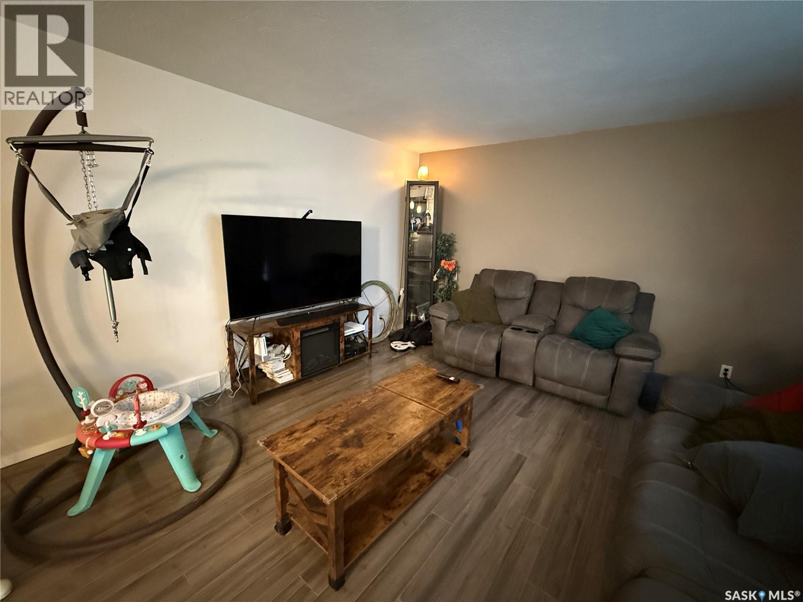 1141 Hartney AVENUE - 6