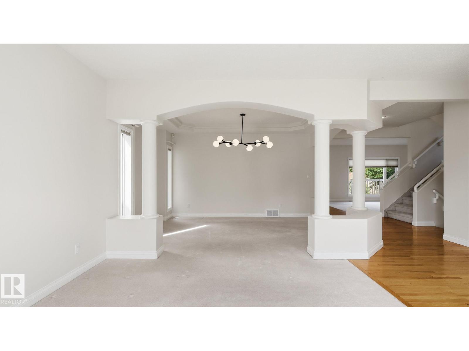 11568 15 AV NW - 10
