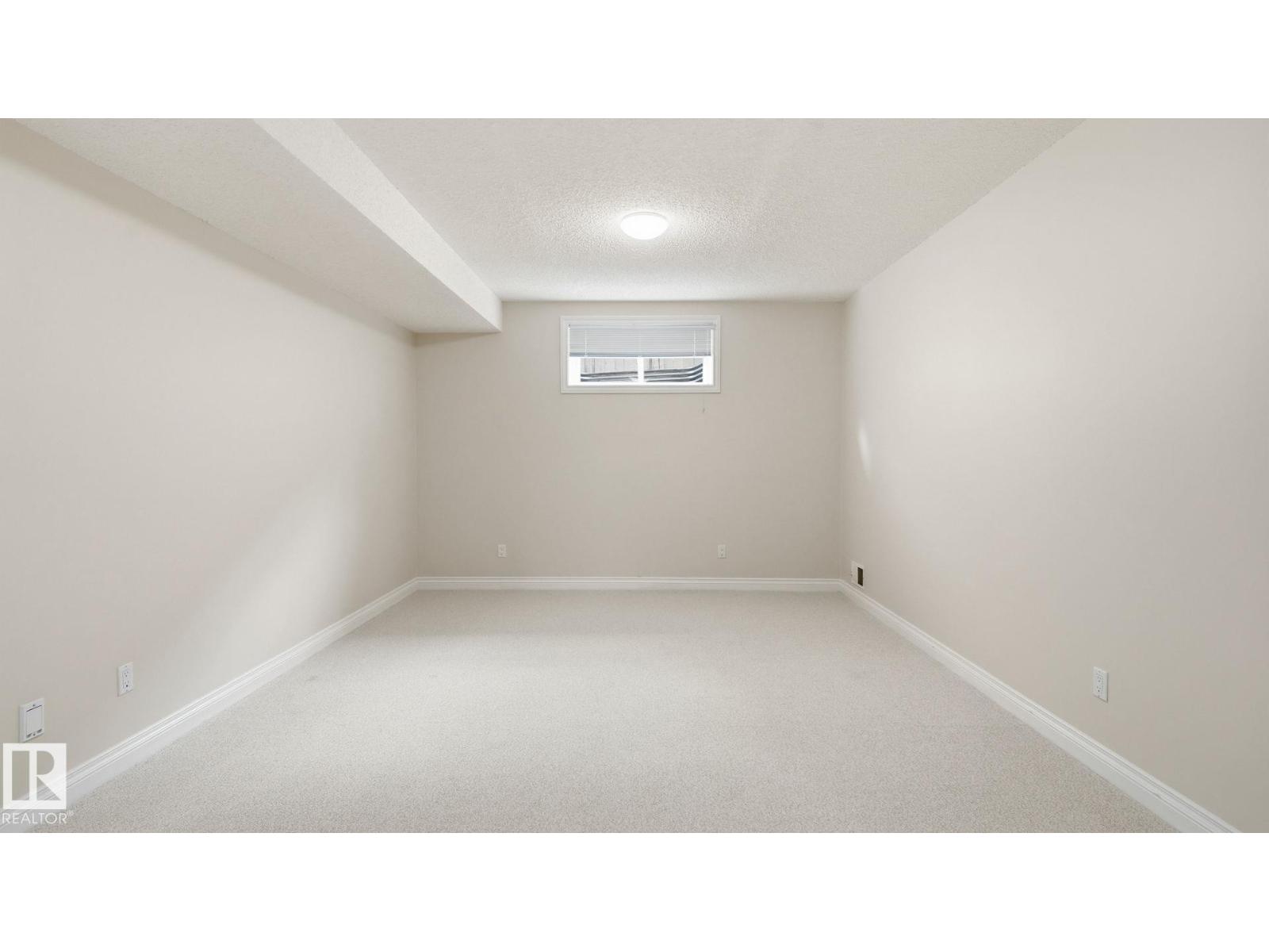 11568 15 AV NW - Image 40