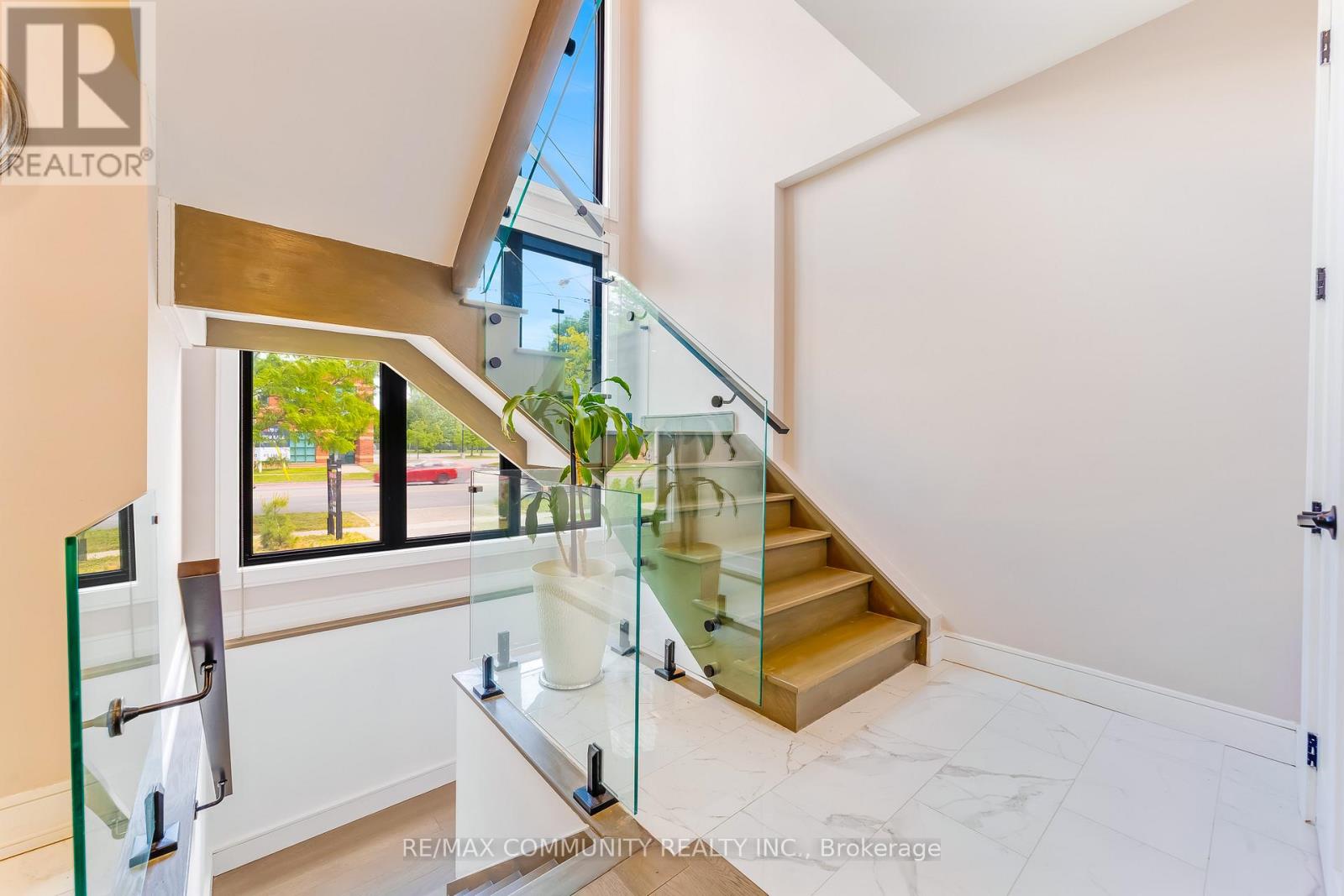 856 KENNEDY ROAD - Image 33
