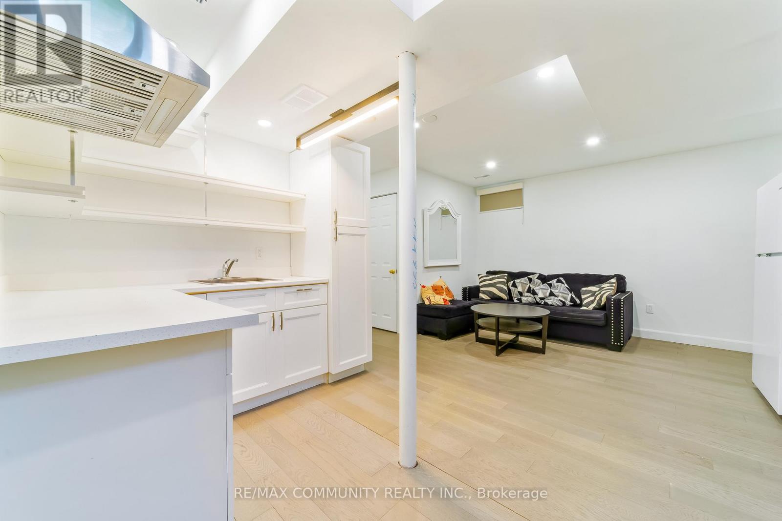 856 KENNEDY ROAD - Image 35