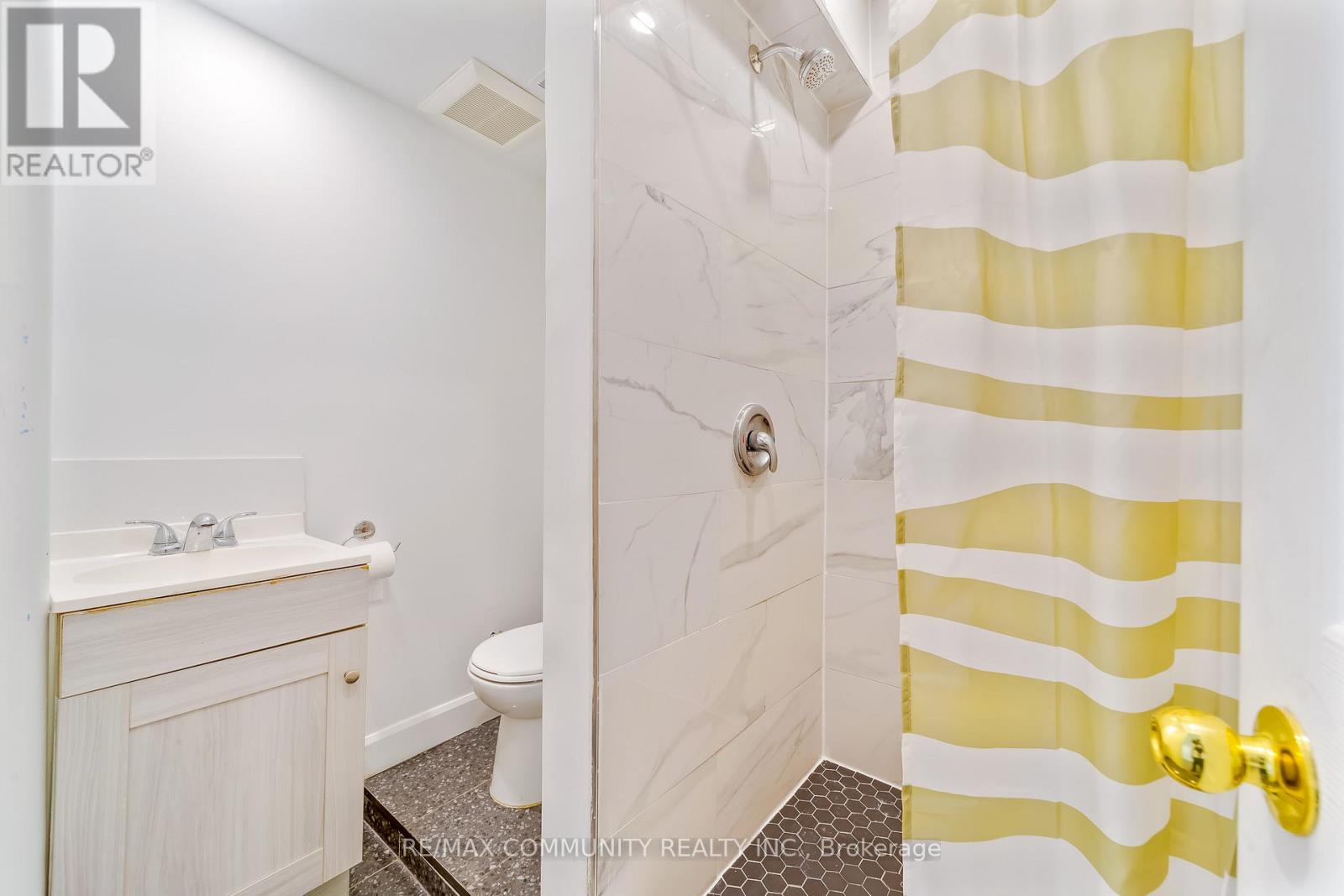 856 KENNEDY ROAD - Image 45