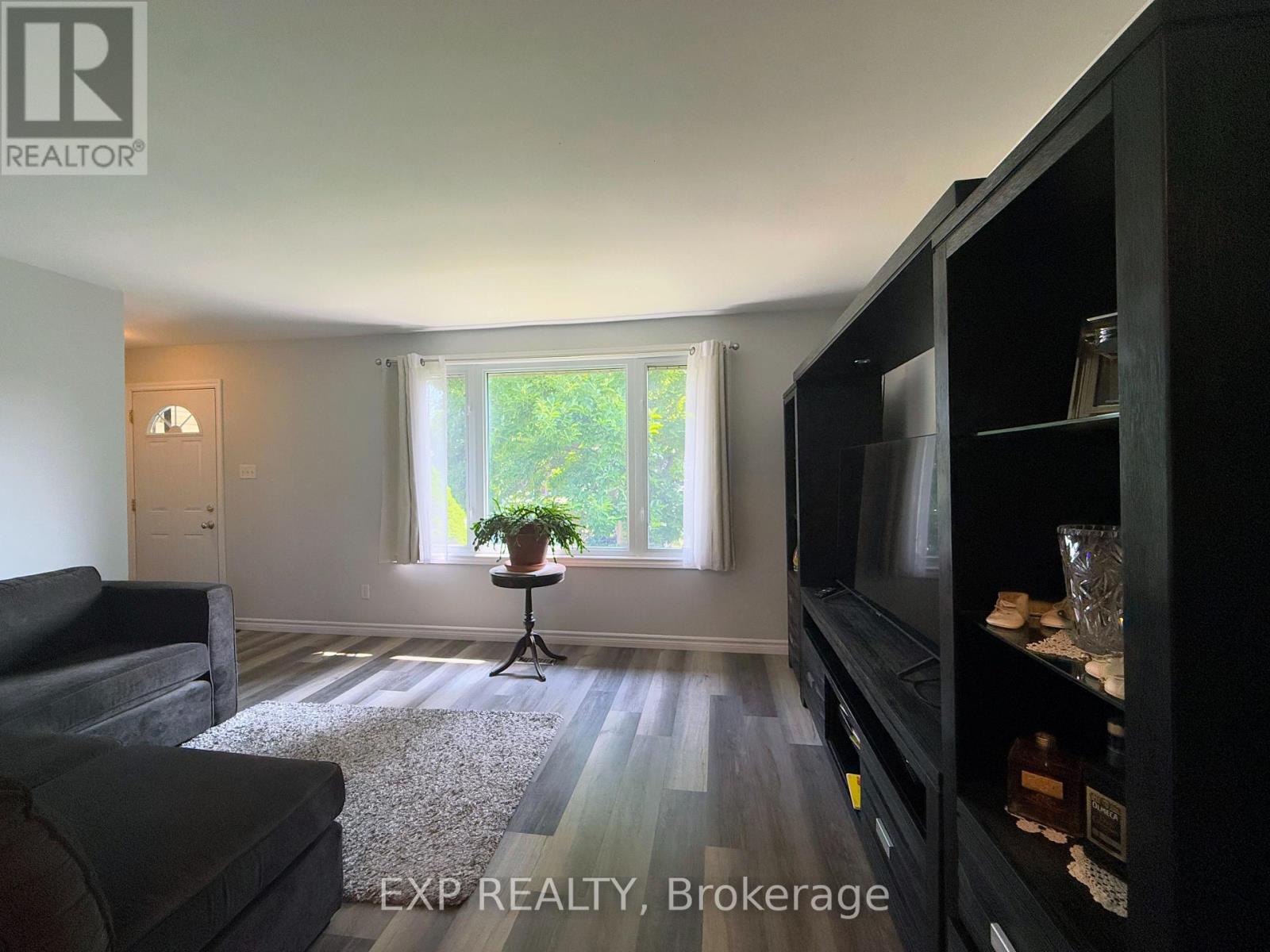 82 LACEY CRESCENT - Image 9