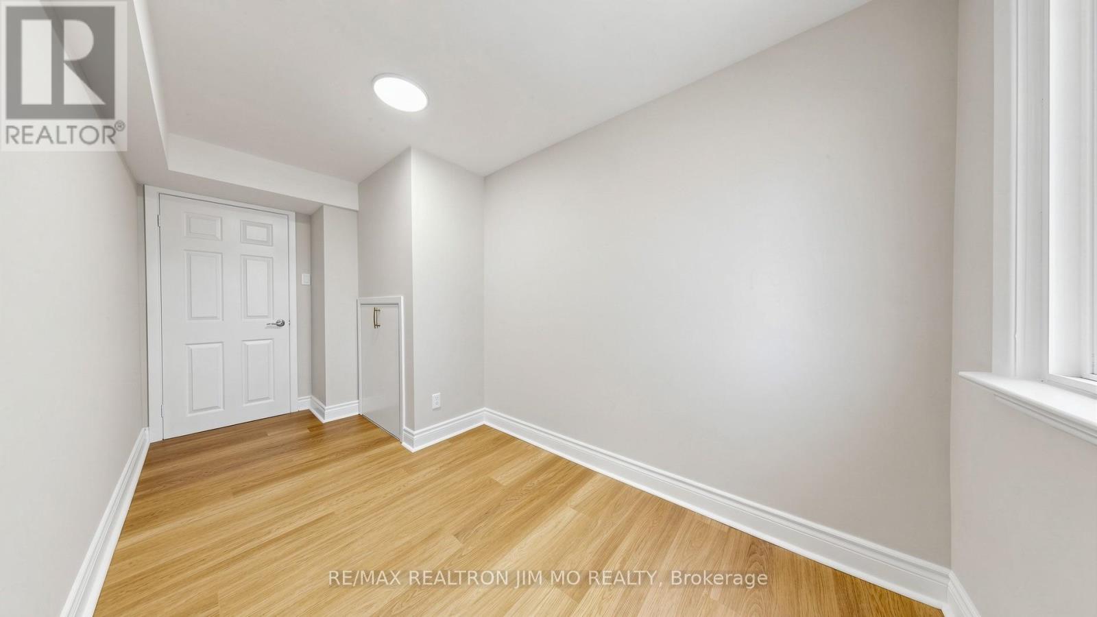 2571 KENNEDY ROAD - 18