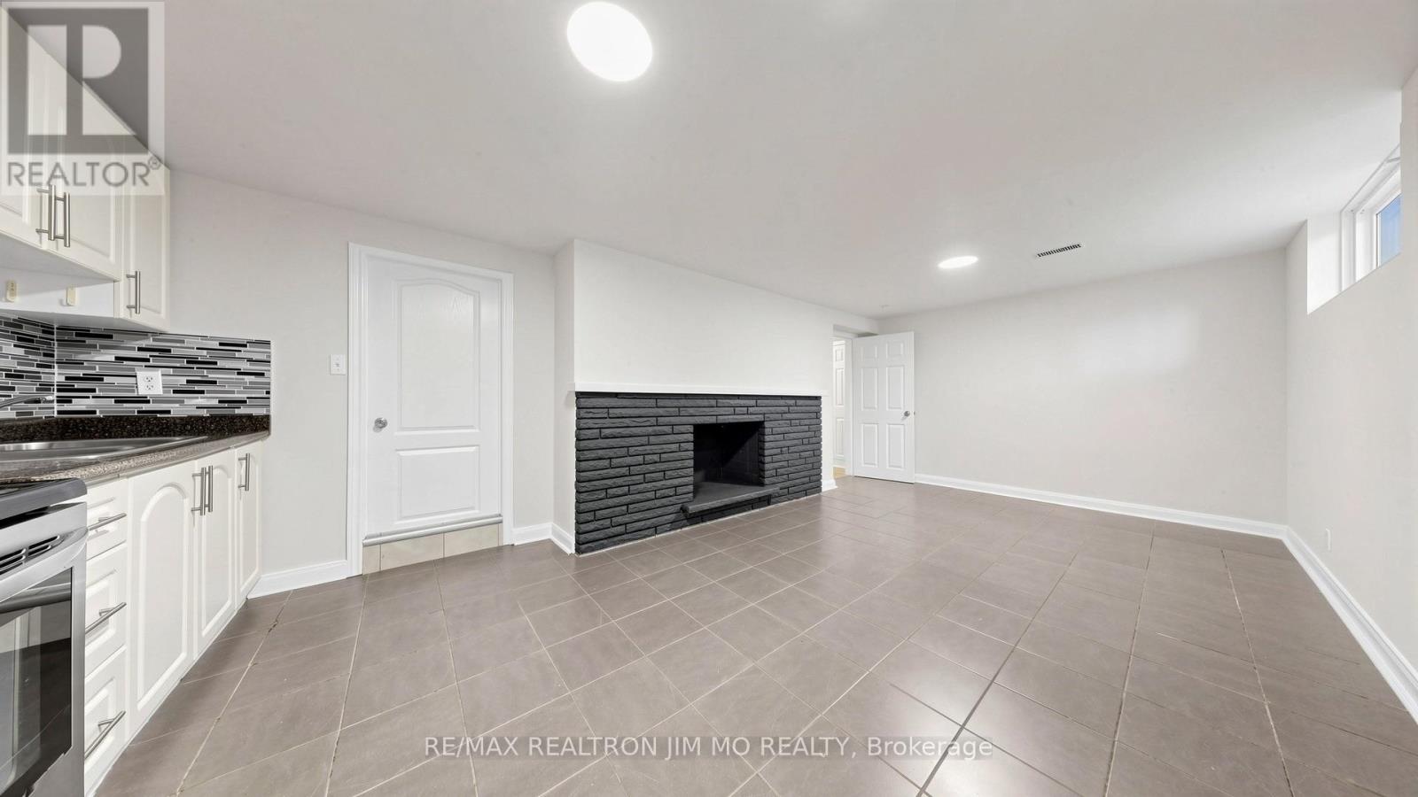 2571 KENNEDY ROAD - Image 31
