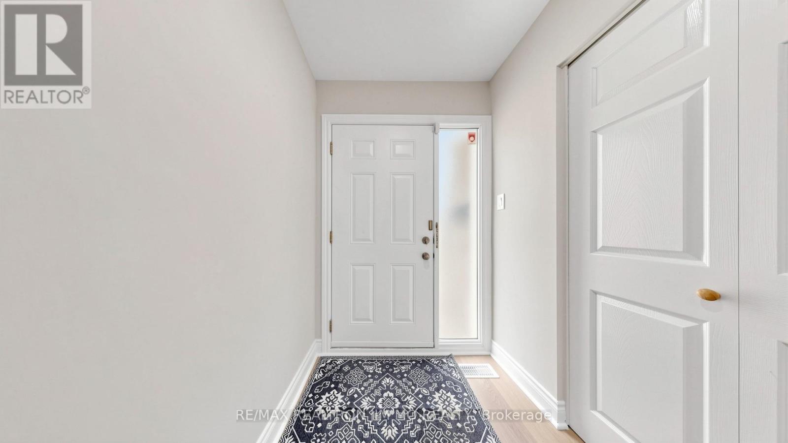 2571 KENNEDY ROAD - 4