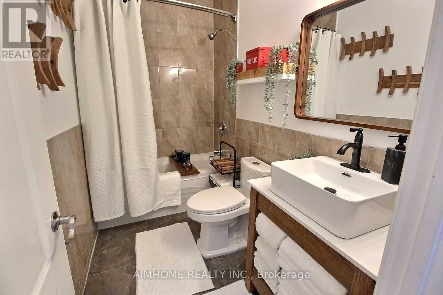 966 DUNDAS STREET E - 7