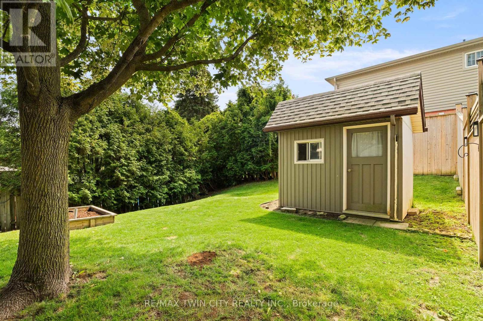21 GOLDEN MEADOW CRESCENT - Image 34