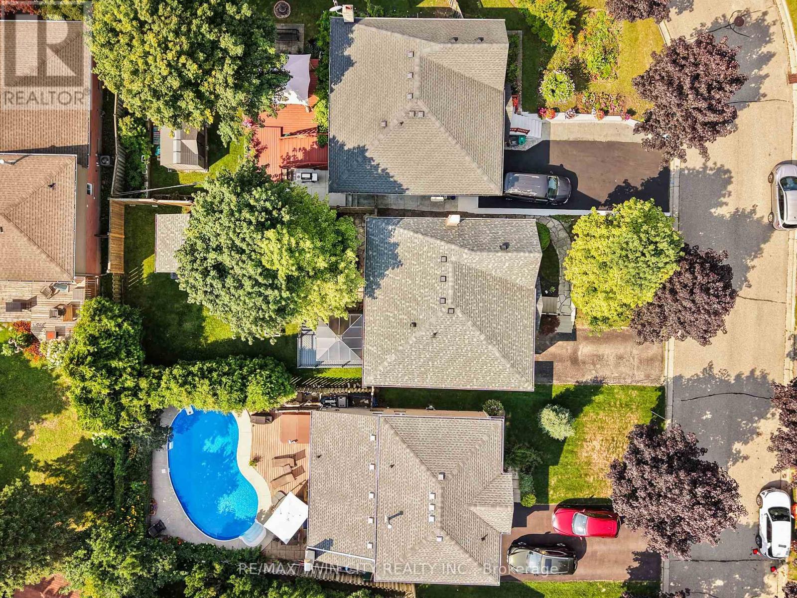 21 GOLDEN MEADOW CRESCENT - Image 37