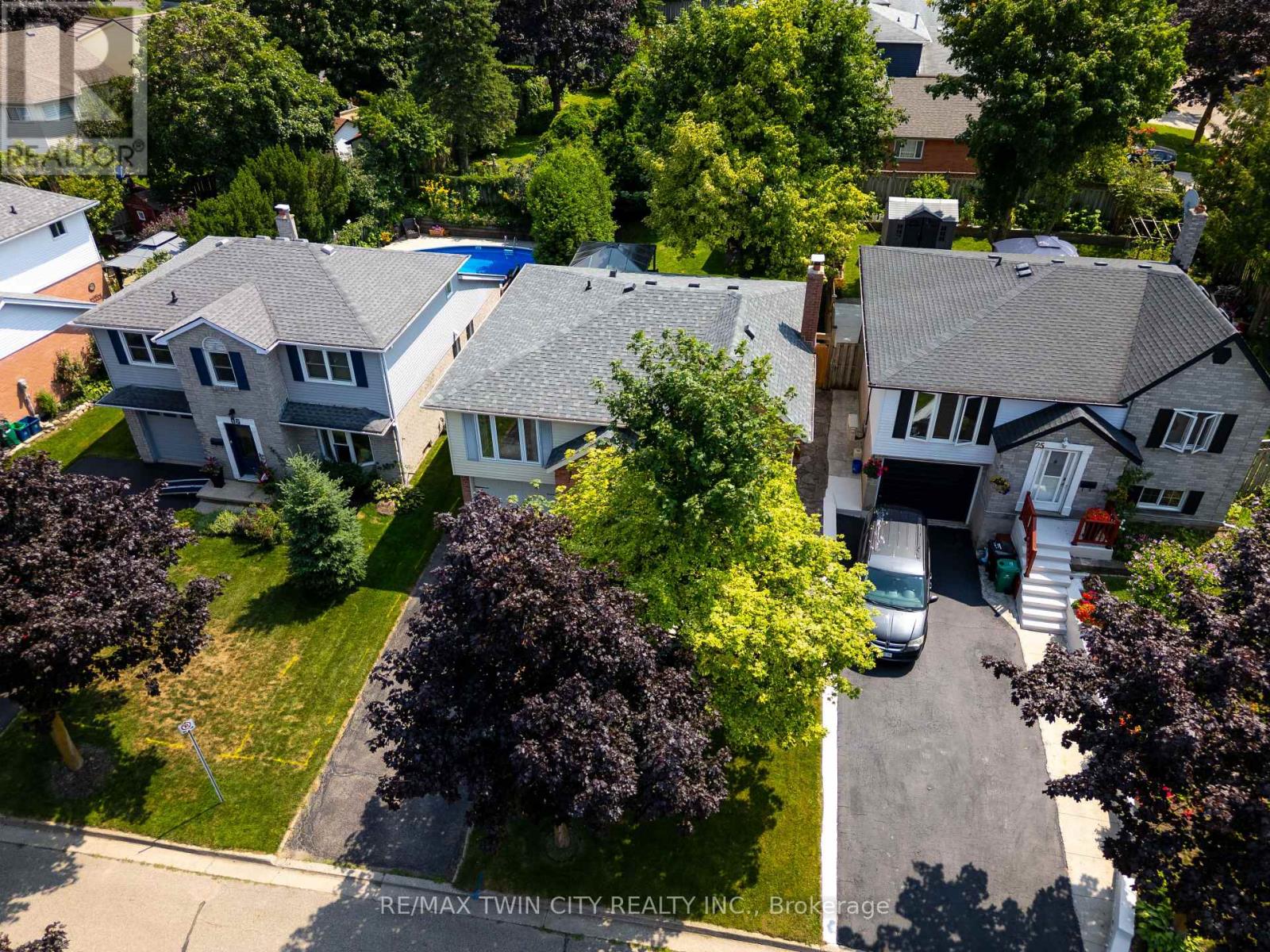 21 GOLDEN MEADOW CRESCENT - Image 39