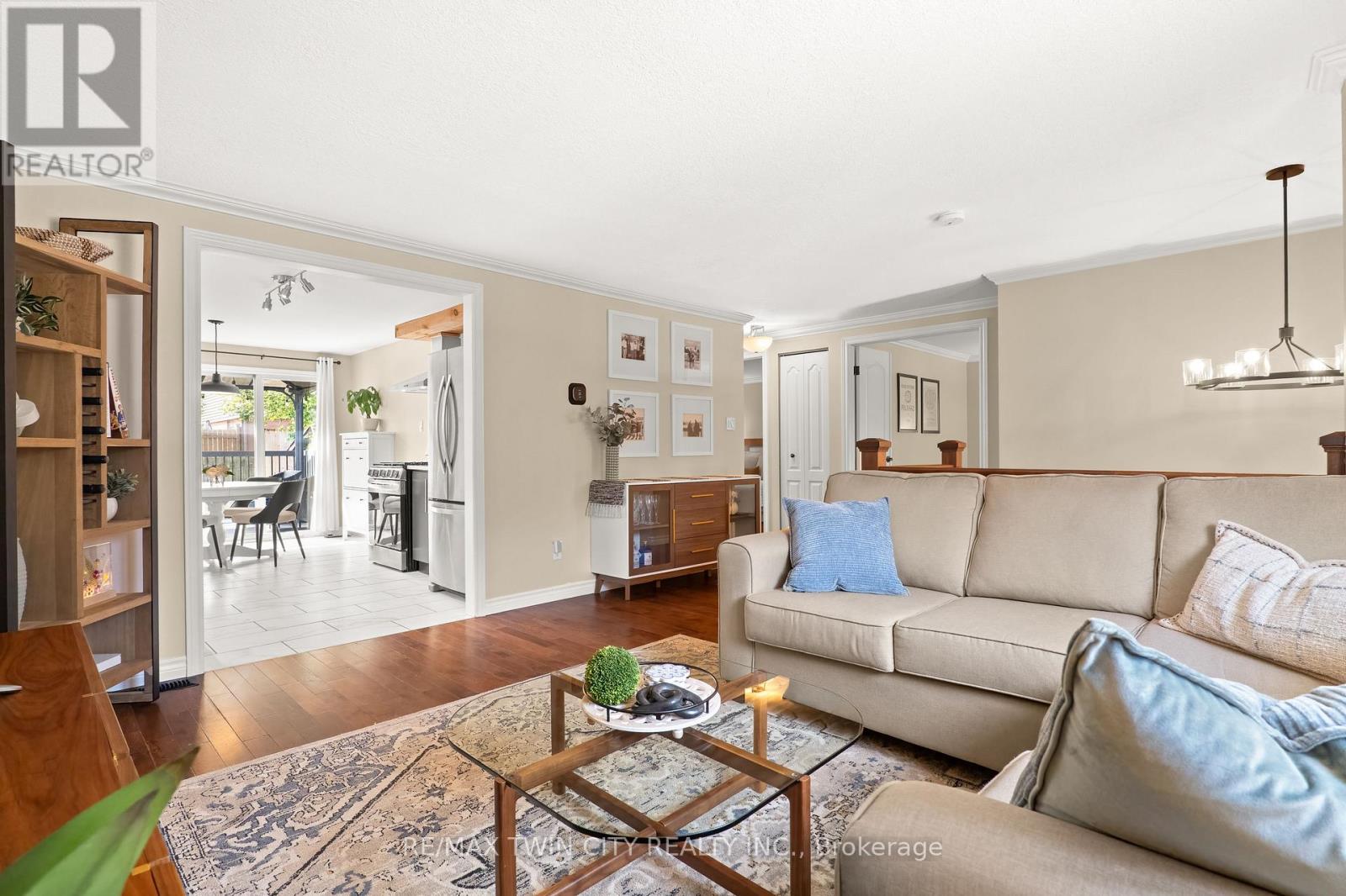 21 GOLDEN MEADOW CRESCENT - Image 8