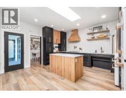 Kitchen - 1941 18 Street Se, Salmon Arm, BC V1E1L4 Photo 12