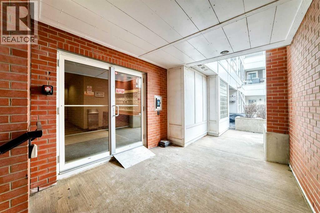 #204 830 Centre Avenue NE - 28