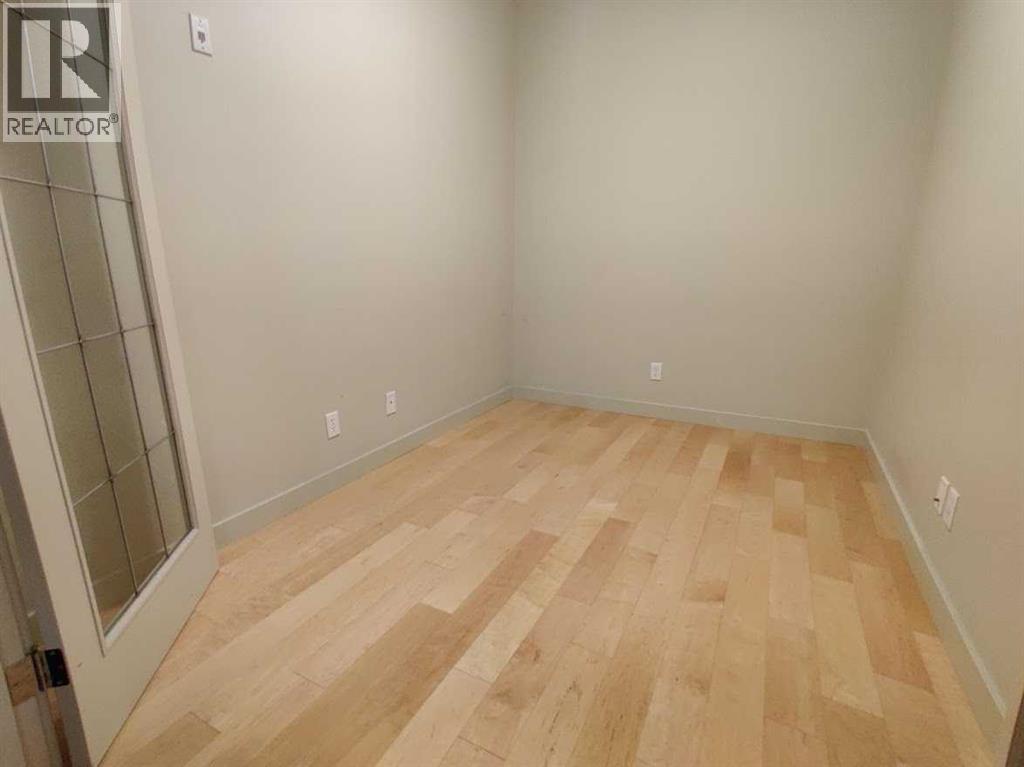 #204 830 Centre Avenue NE - 19