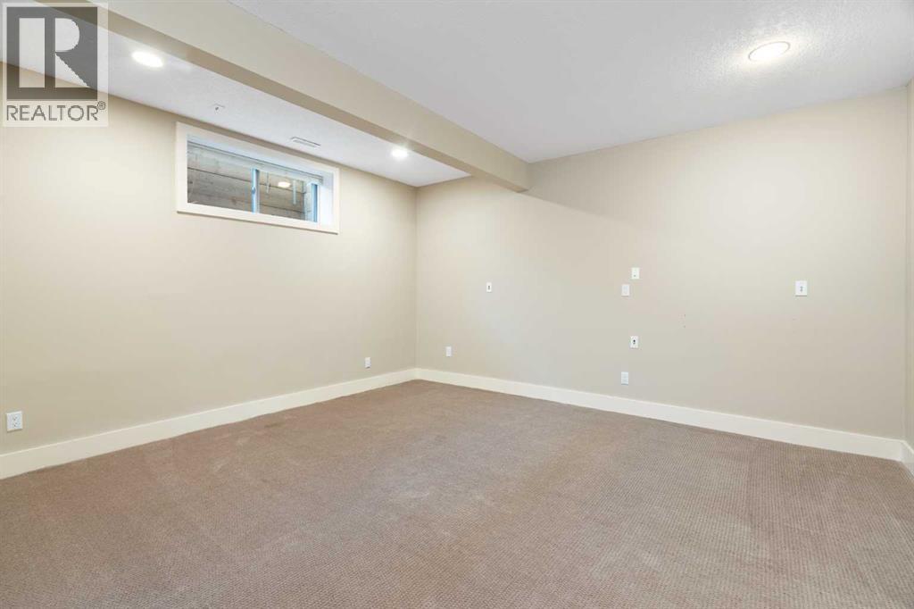 448 25 Avenue NW - 25