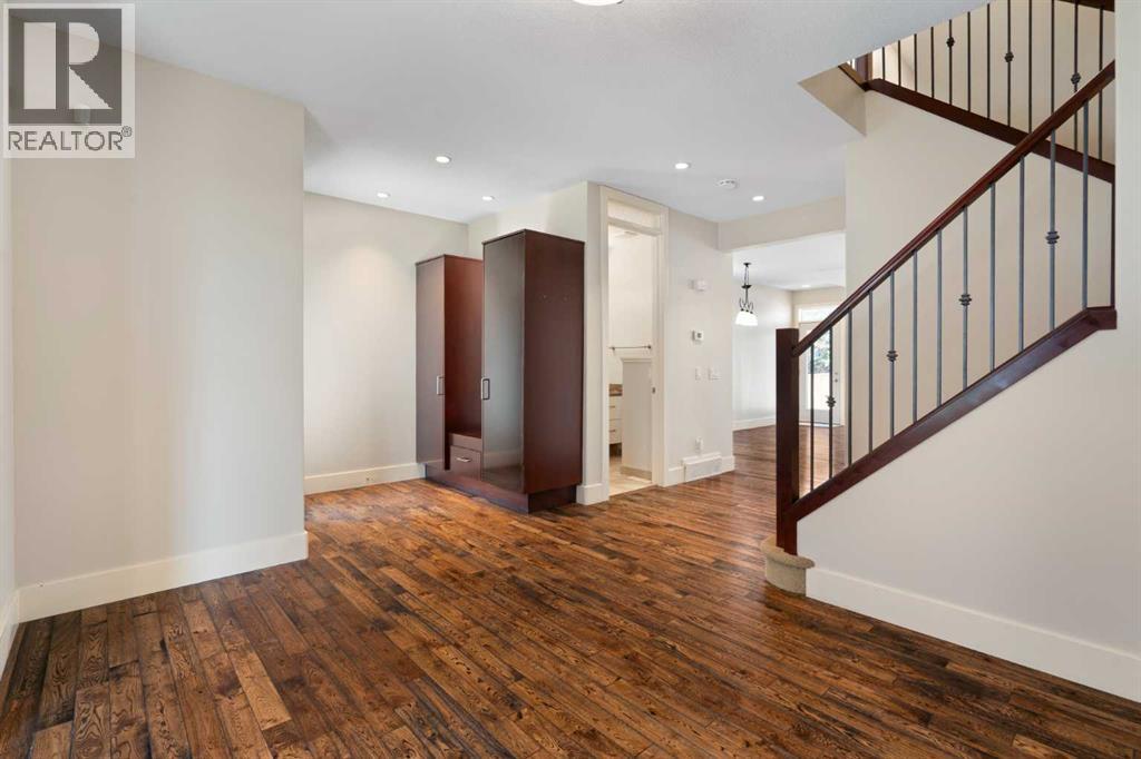 448 25 Avenue NW - 4